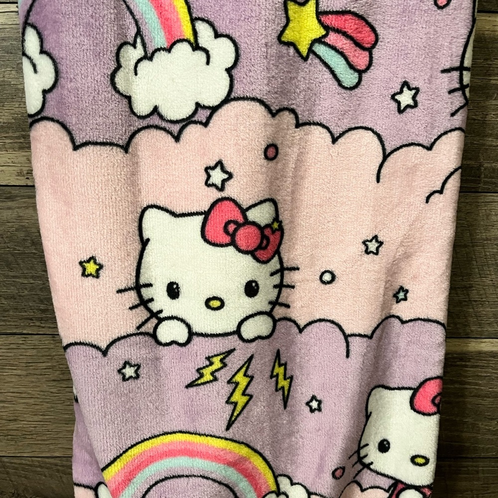 *NEW* Hello Kitty Purple Pink Striped Rainbow  Blanket.